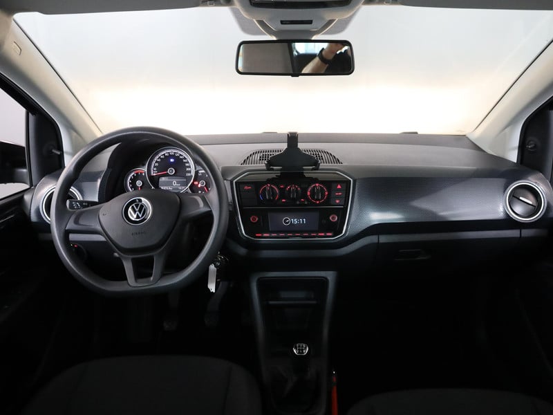 55906462-6.jpg