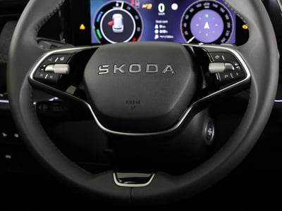 55968428-26.jpg