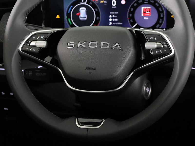 55970068-7.jpg