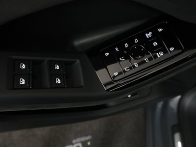 56005113-30.jpg