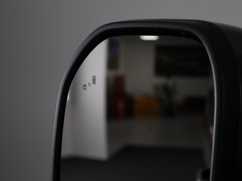 56016563-13.jpg