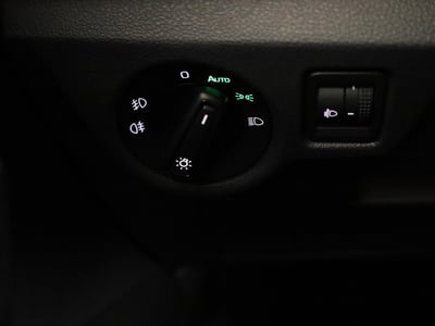 56023881-31.jpg