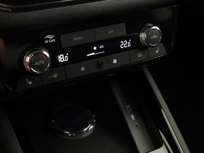 56023881-14.jpg