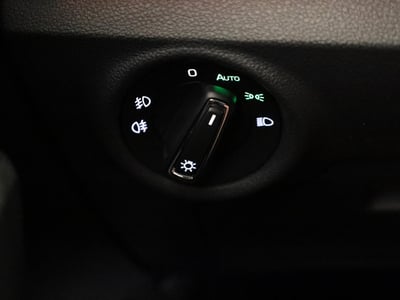 56023929-33.jpg