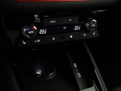56023929-27.jpg