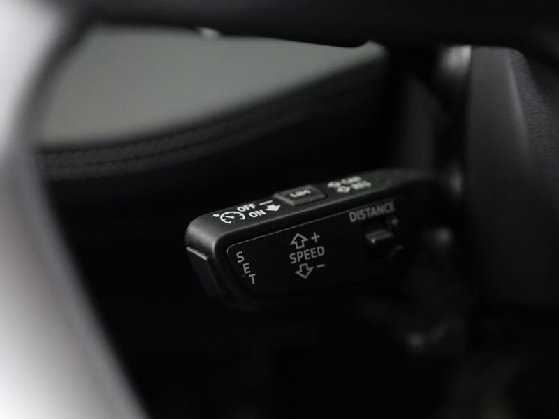 56090479-27.jpg