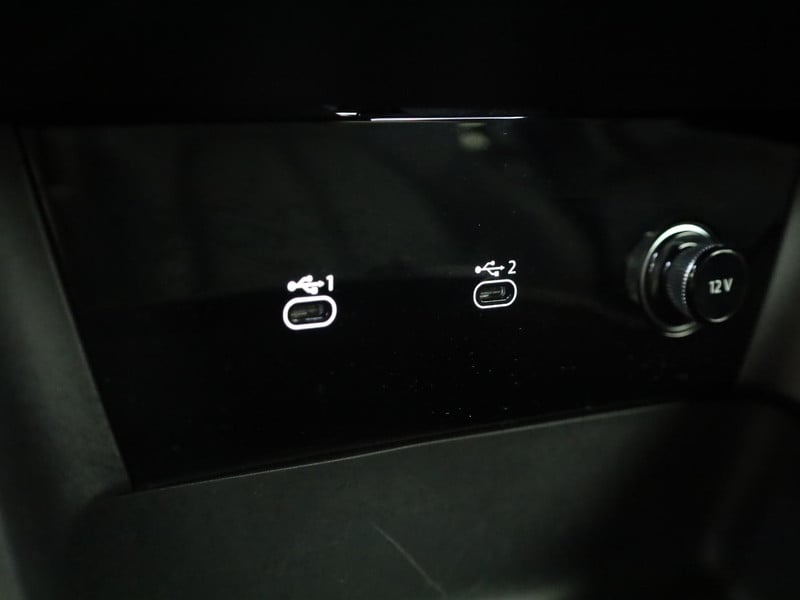 56090479-33.jpg