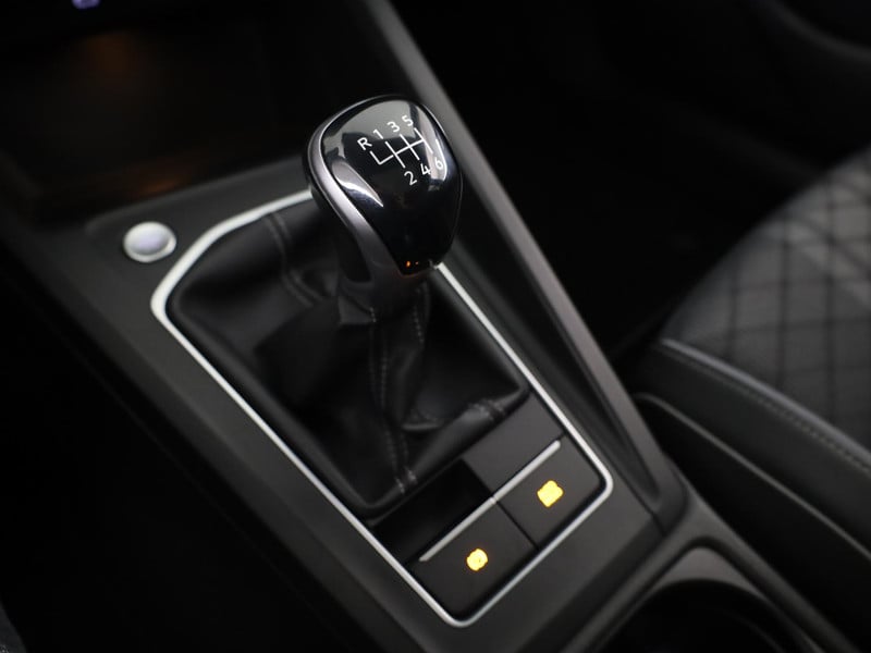 56106669-30.jpg