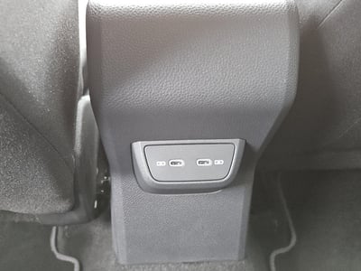 56107098-17.jpg