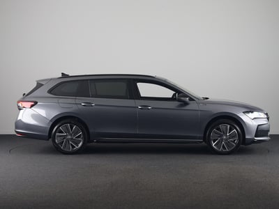 56108181-20.jpg