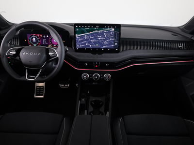 56108181-5.jpg