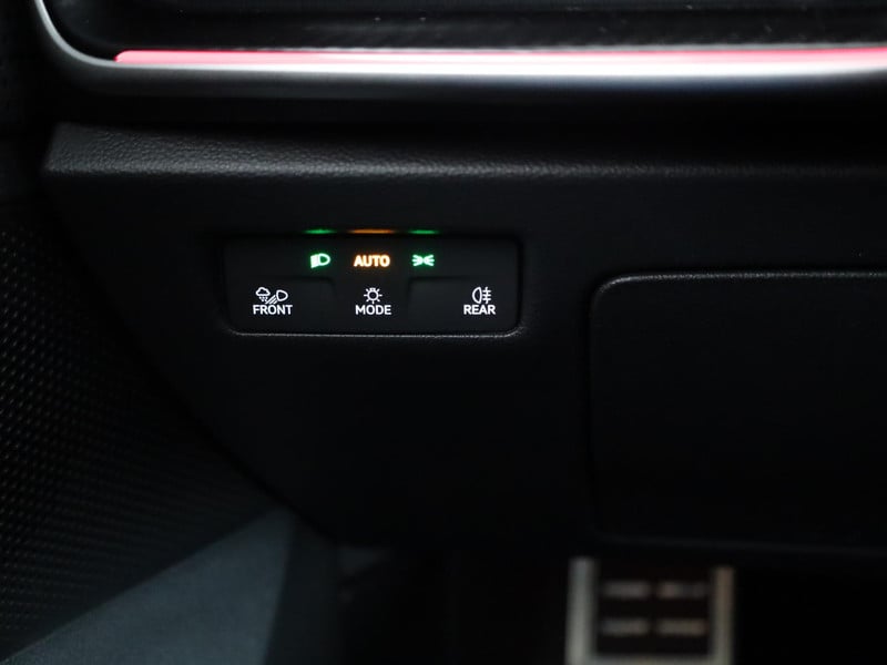 56108181-36.jpg