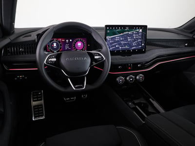 56108181-13.jpg