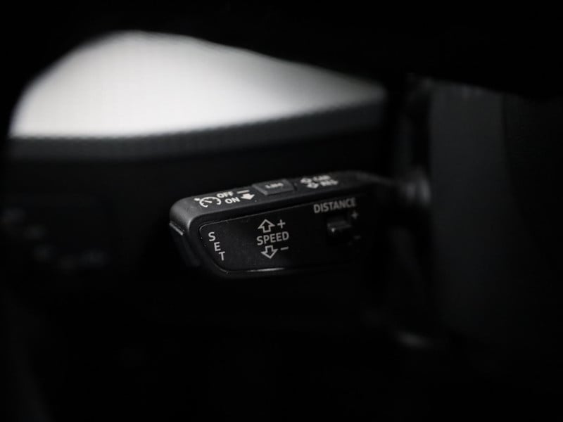 56135657-25.jpg