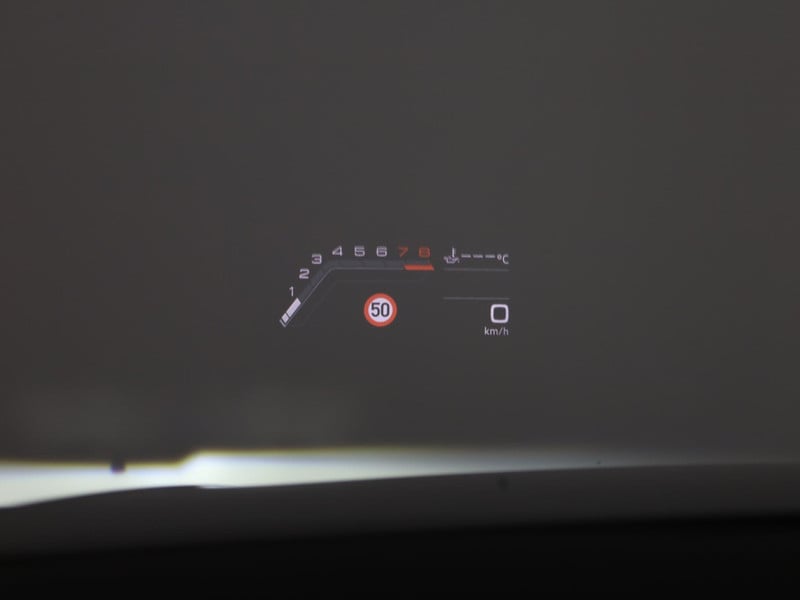 56138904-17.jpg