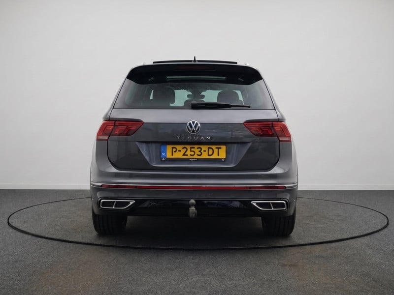 56145205-6.jpg