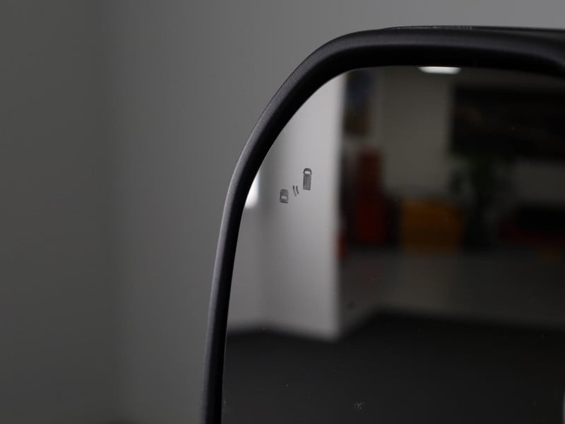 56184414-26.jpg