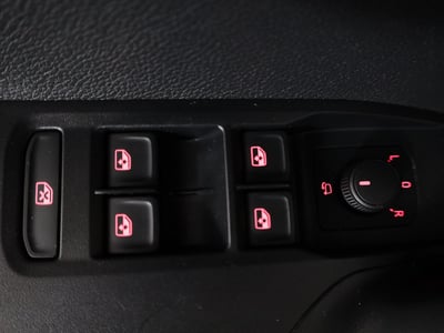 56270027-22.jpg