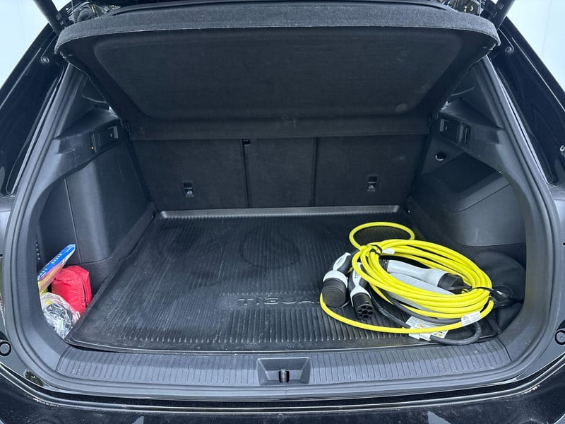 56277042-27.jpg