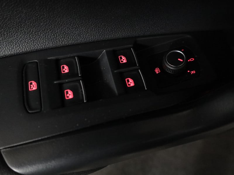 56383042-23.jpg