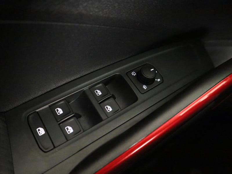 56442929-25.jpg