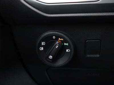 56507034-26.jpg