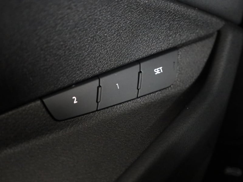 56509728-32.jpg