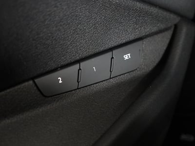 56509728-32.jpg