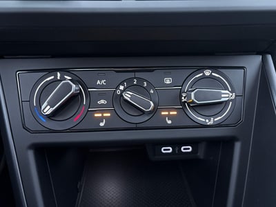 56510752-23.jpg