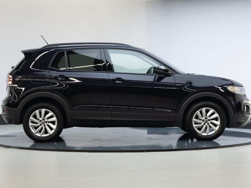 56522927-12.jpg