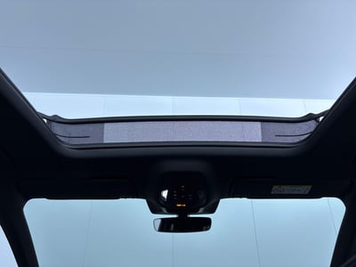 56601410-23.jpg