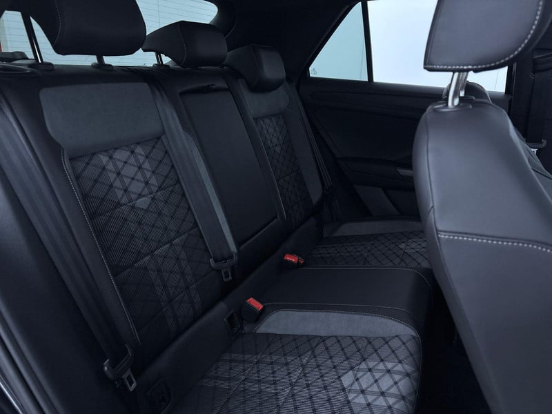 56606295-23.jpg