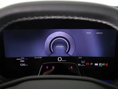 56631249-10.jpg