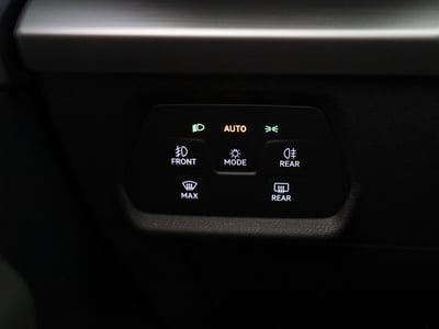 56633261-32.jpg