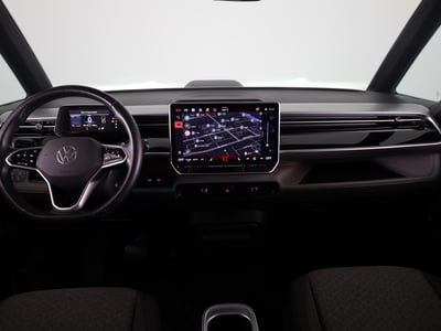 56737314-6.jpg