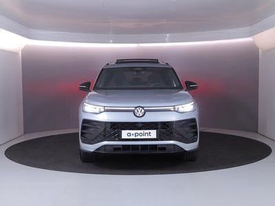 56796138-28.jpg