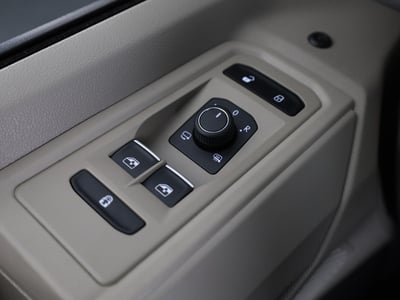 56828002-32.jpg