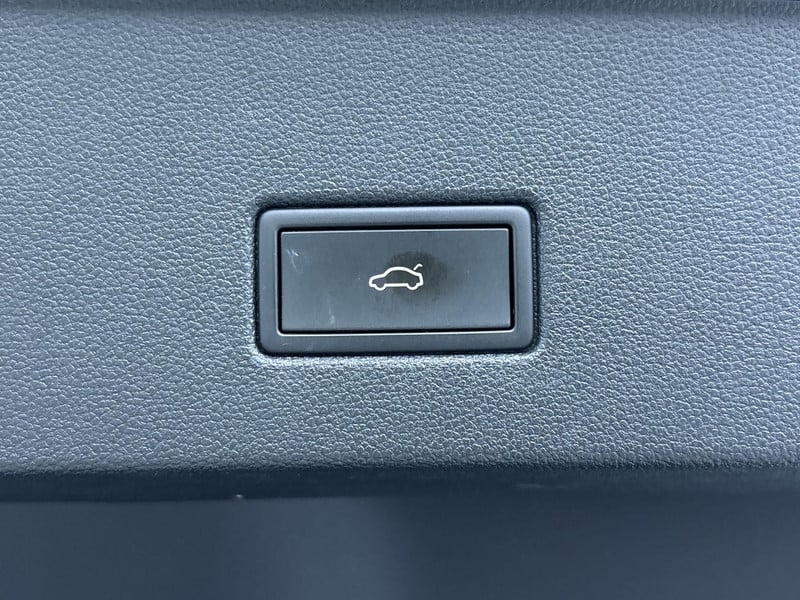 56828769-25.jpg