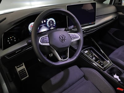 56835106-6.jpg