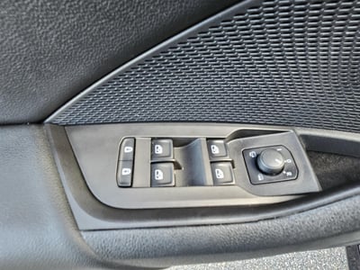 57044674-19.jpg