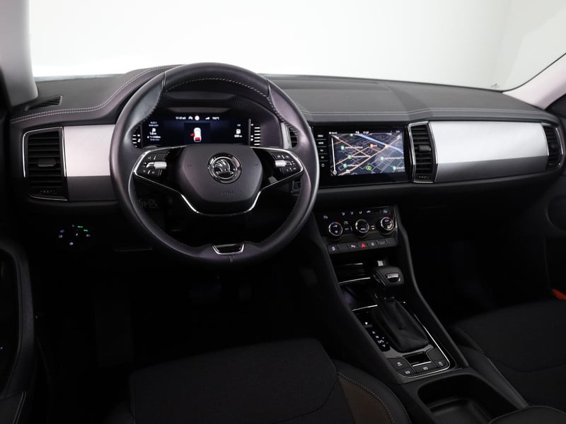57052408-13.jpg