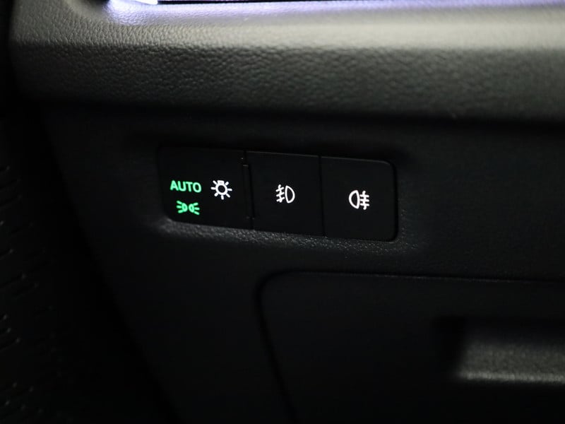 57052594-30.jpg