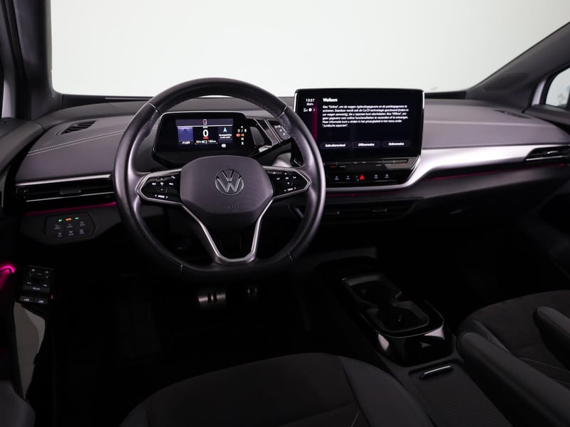57115580-16.jpg