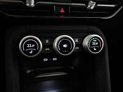 57252083-39.jpg