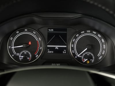 57258715-8.jpg
