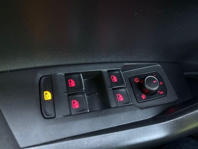 57324374-19.jpg