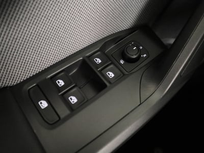 57389011-28.jpg