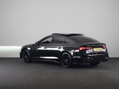 57394744-3.jpg