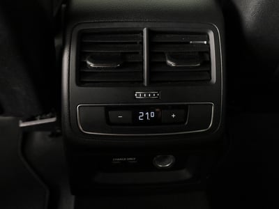 57394744-19.jpg