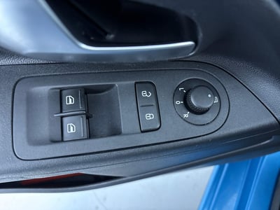 57446781-15.jpg